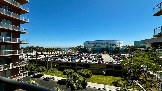 Building Photo - 388 E Ocean Blvd