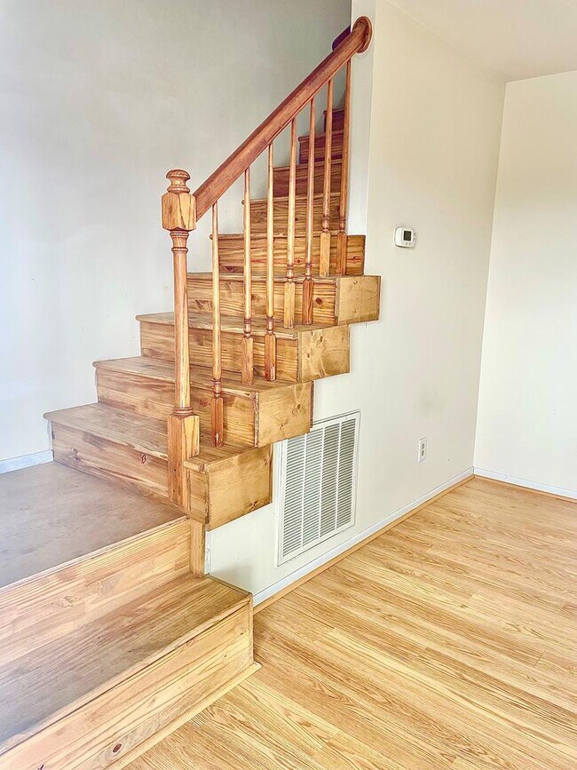 Building Photo - 7141 Margarets Ln