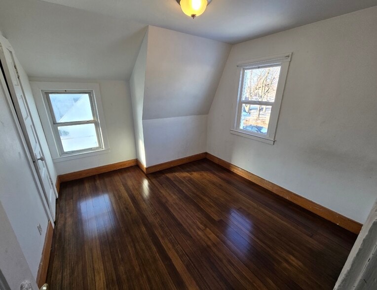 Building Photo - 3905 18th Ave