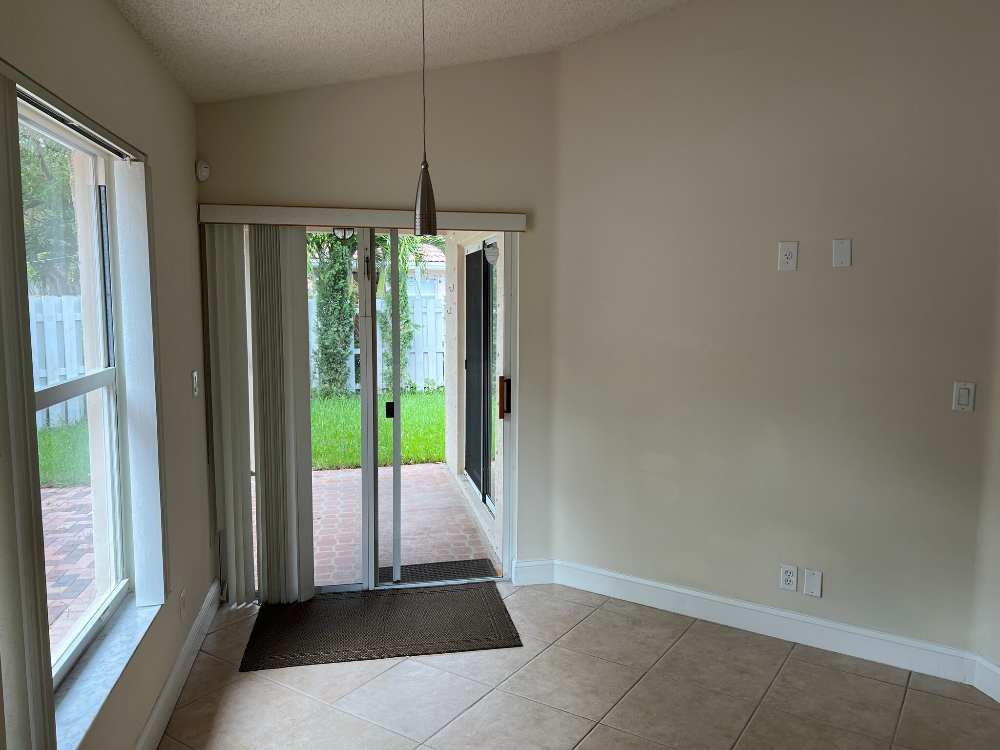 Building Photo - 6053 NW 45th Ave