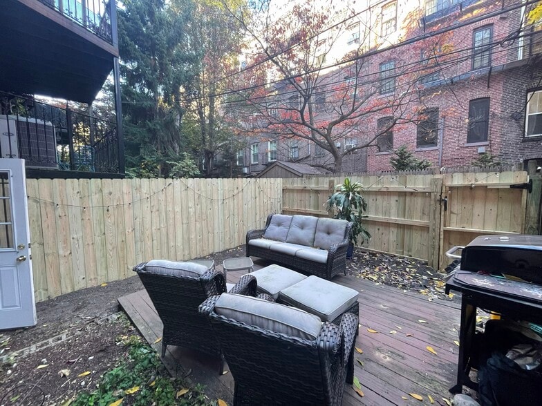 Building Photo - 85 Appleton St