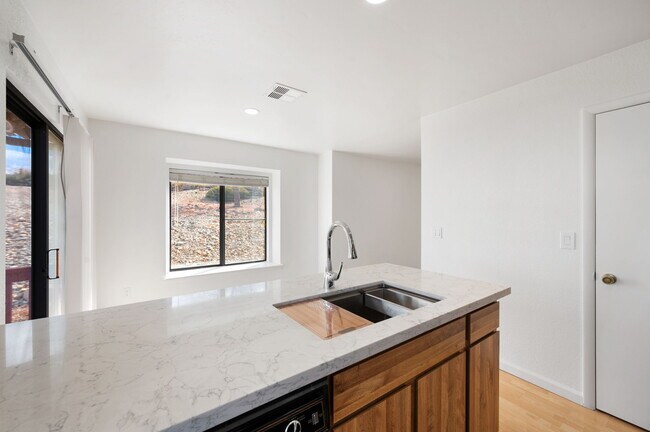 Building Photo - 3079 Montana Terrace Rd