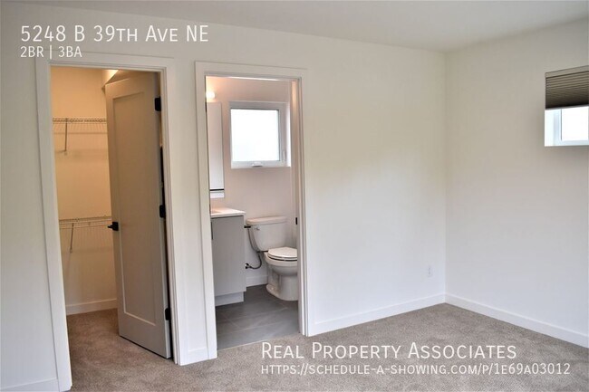 Building Photo - 5248 39th Ave NE