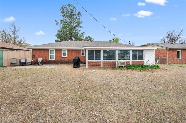 Building Photo - 3729 NW 60th St