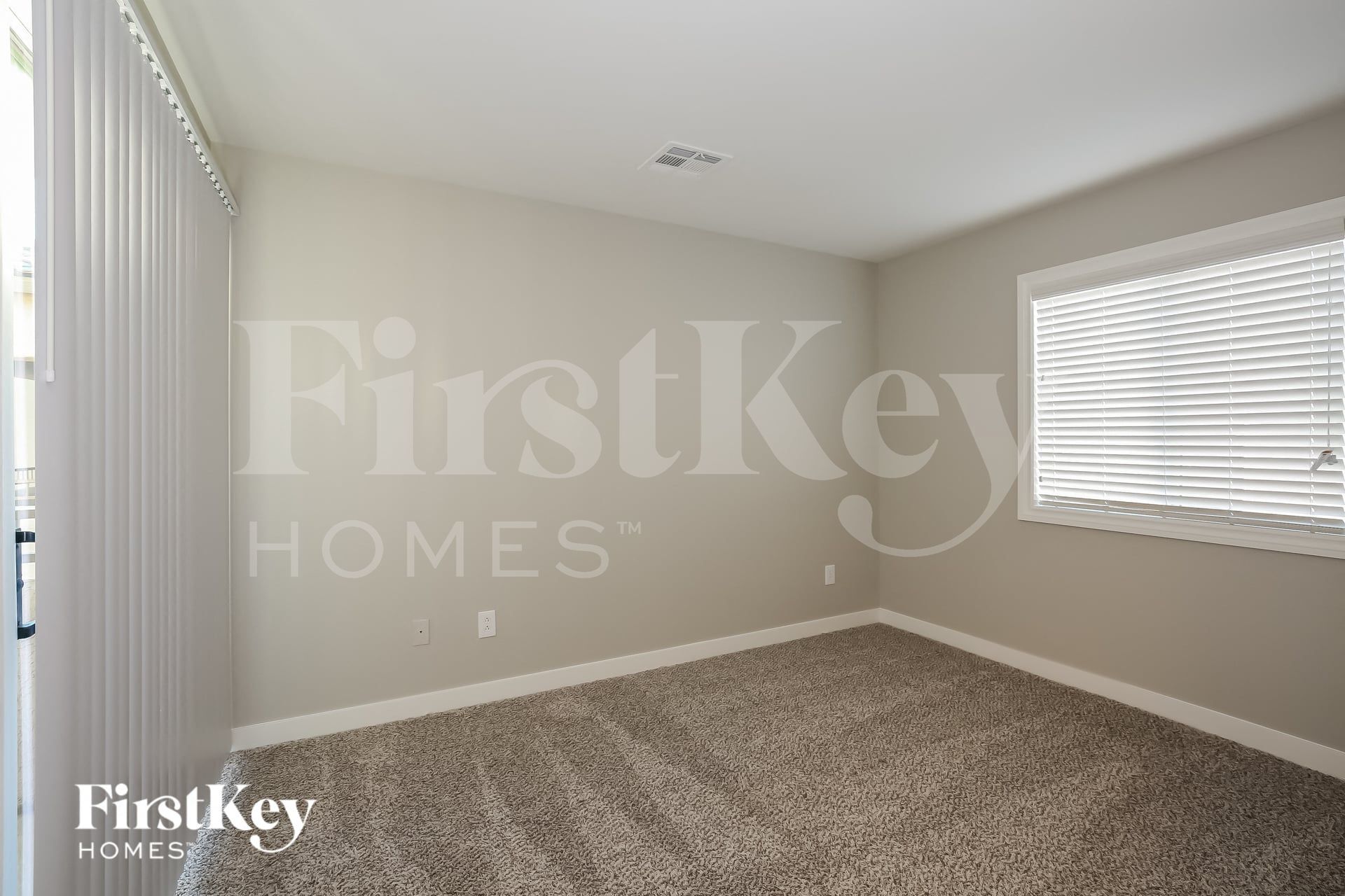 Building Photo - 3552 E Carisbrook Dr