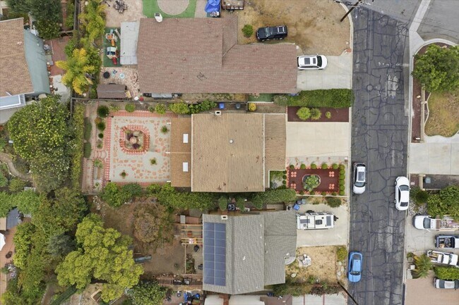 Building Photo - 577 Houston Dr