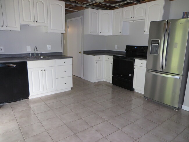 Building Photo - 22025 Evergreen Mills Rd