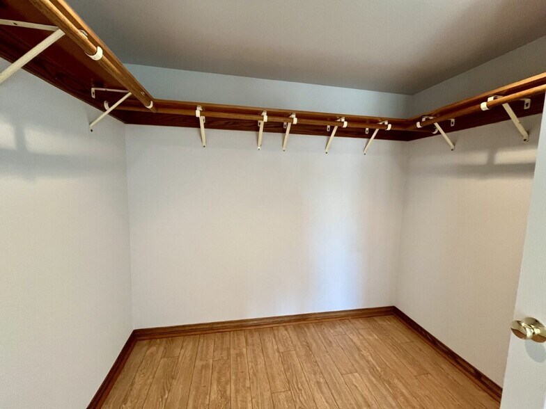 Building Photo - 107 S Lucia Ave