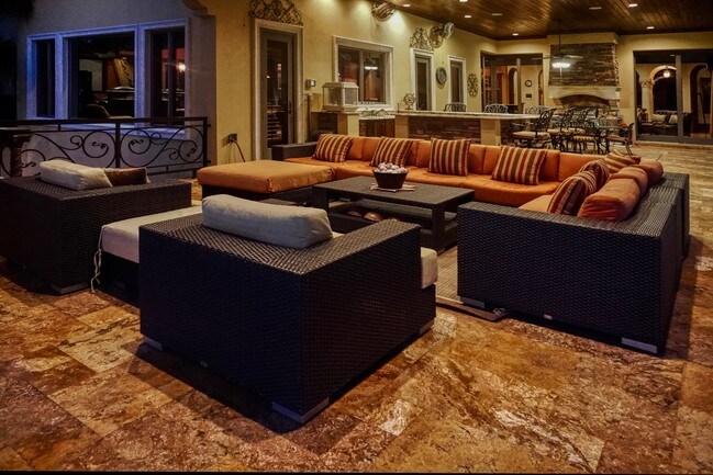 Building Photo - 1363 Oceanview Dr