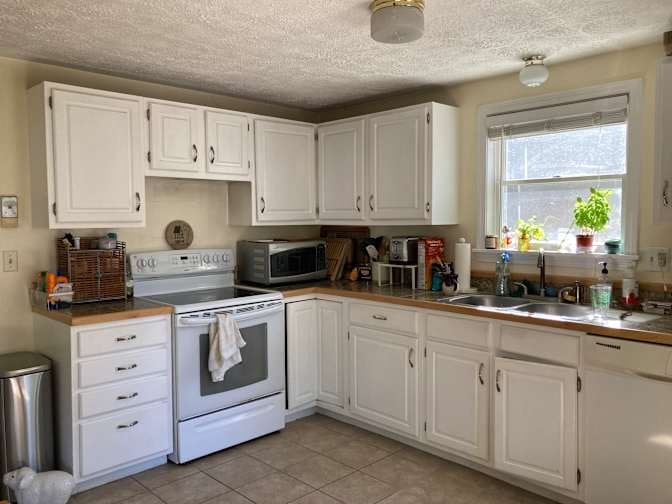 Primary Photo - 11 Ivanhoe Dr