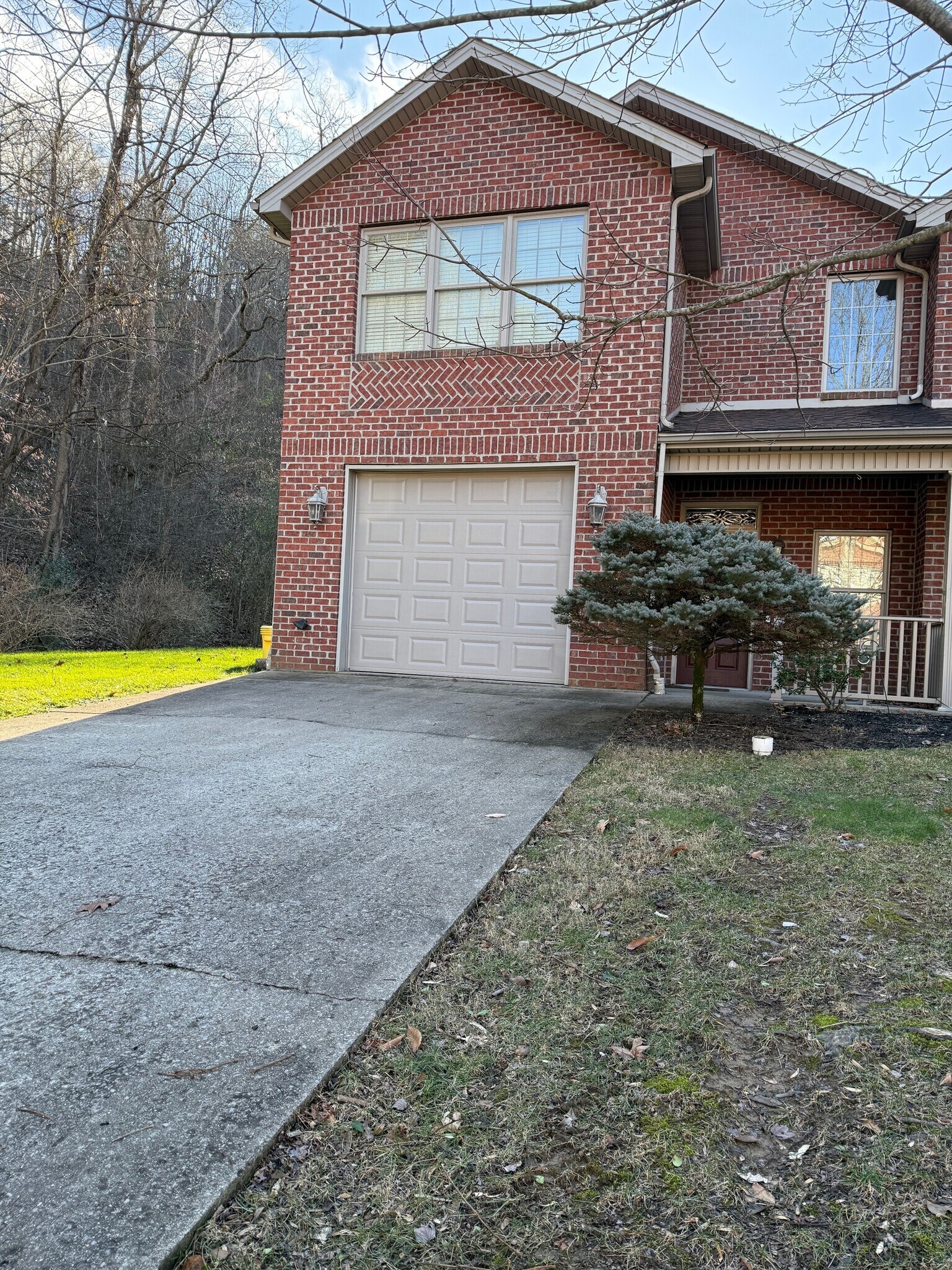 Building Photo - 111 Renee Ln