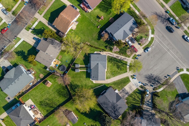 Building Photo - 1142 Ohio Ct