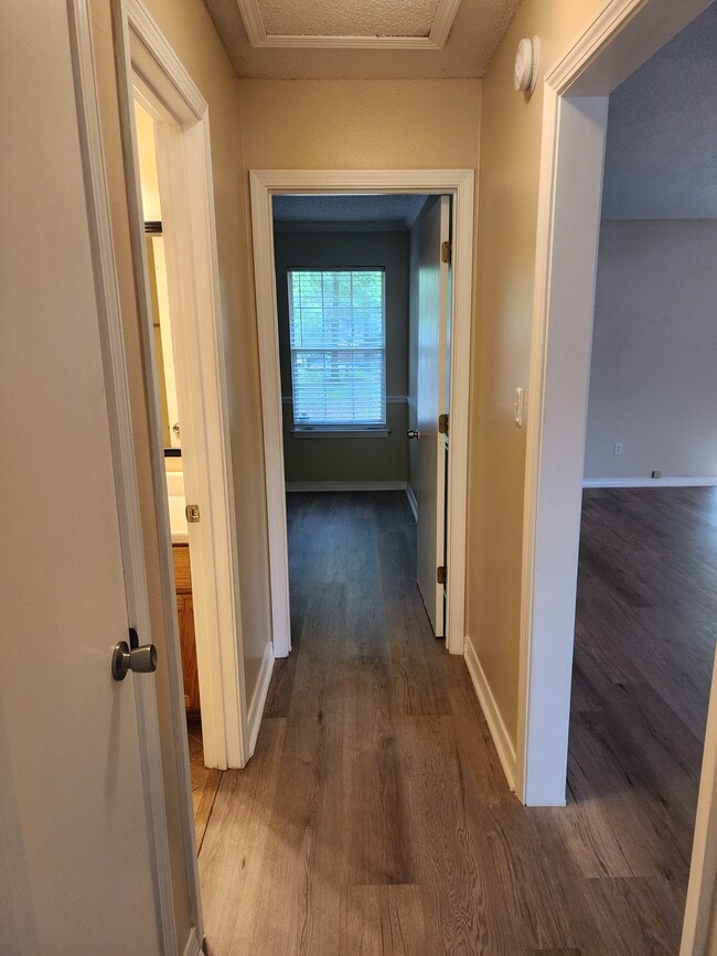 Building Photo - 5729 Bronco Pl