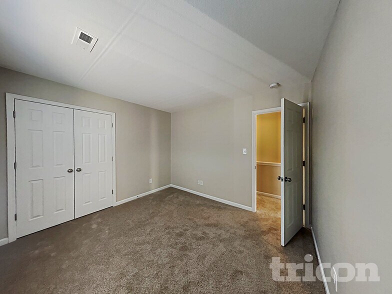 Building Photo - 4504 Valendra Dr