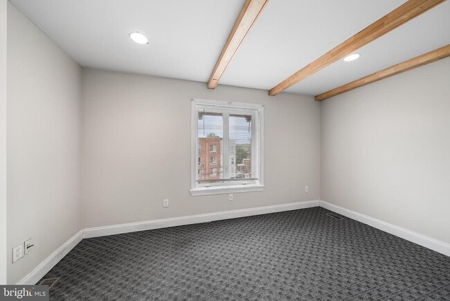 Building Photo - 619 S 42nd St