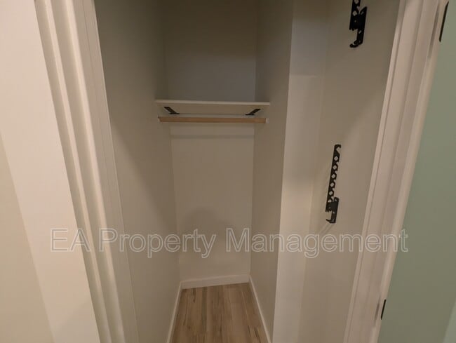 Building Photo - 816 1/2 13th St NW