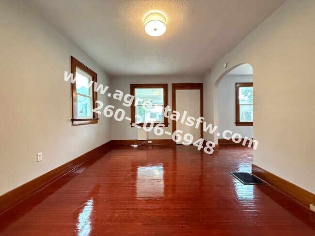 Building Photo - 2931 Alexander St