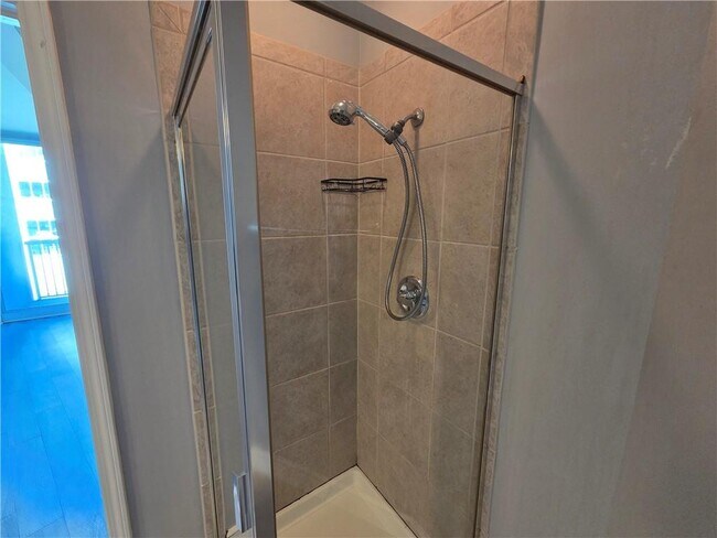 Building Photo - 44 Peachtree Pl NE