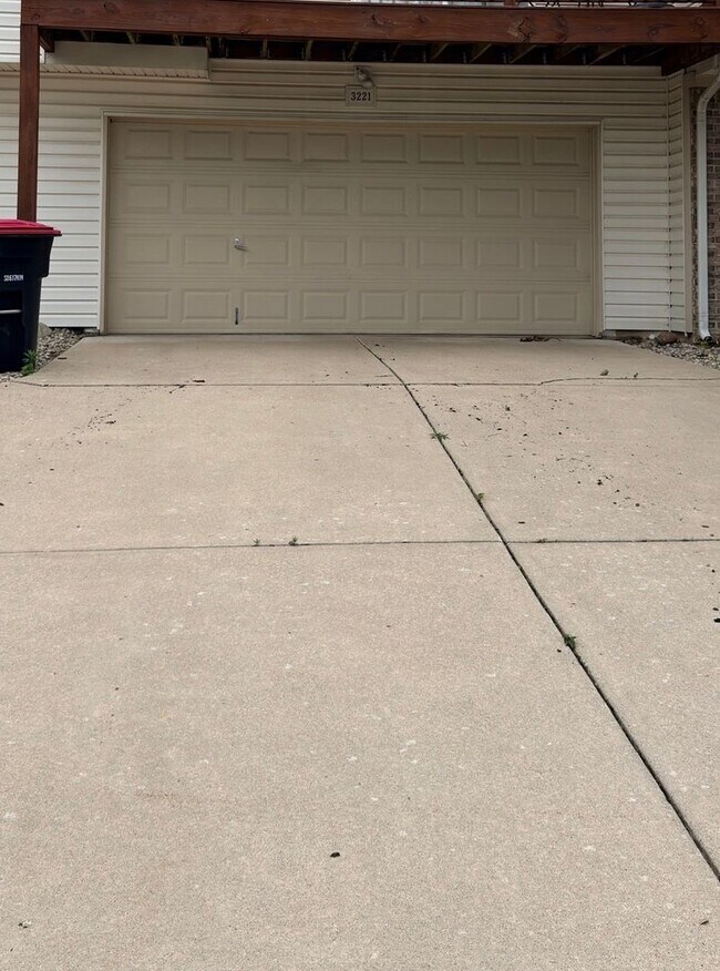 Building Photo - 3221 Kildaire Dr