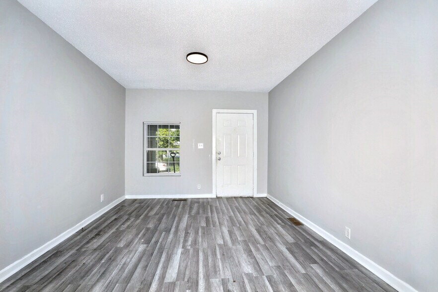 Building Photo - 414 N Temple Ave