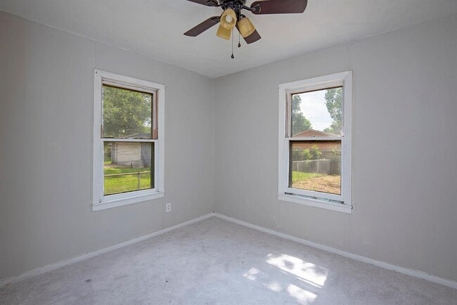 Building Photo - 6725 Bunche Dr