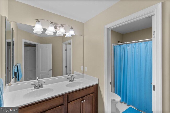 Building Photo - 43682 Chicacoon Creek Square