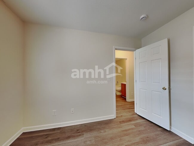 Building Photo - 770 Peachtree Meadows Cir