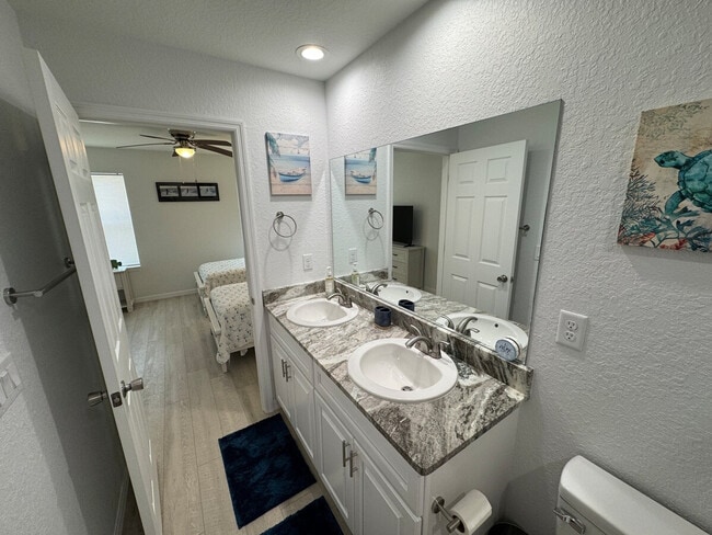 Building Photo - 10200 W Fishbowl Dr