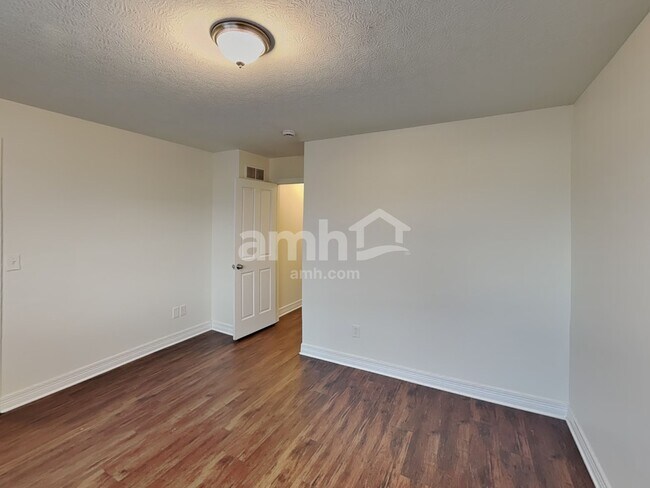 Building Photo - 629 Lanning St