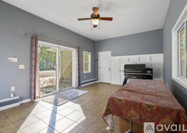 Building Photo - 6601 Jersey Ave N