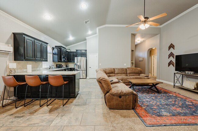 Building Photo - 3906 Oporto St