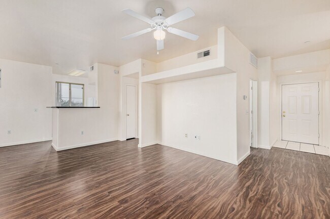 Building Photo - 2 Bedroom, 2 Bath In Central Phoenix