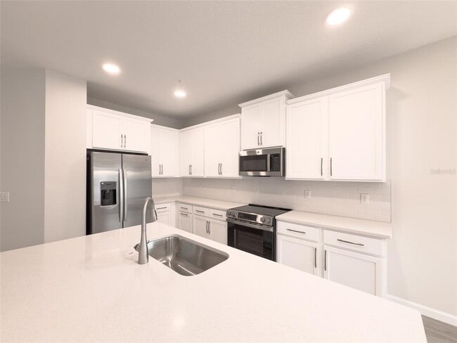 Building Photo - 640 Pothos St