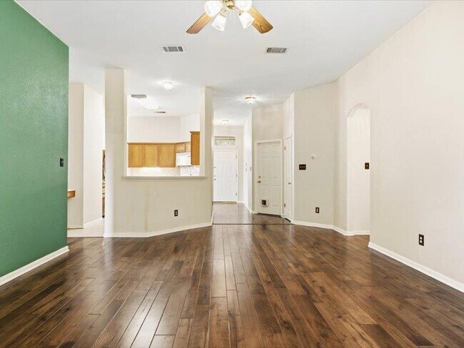 Building Photo - 1500 Ashberry Trail