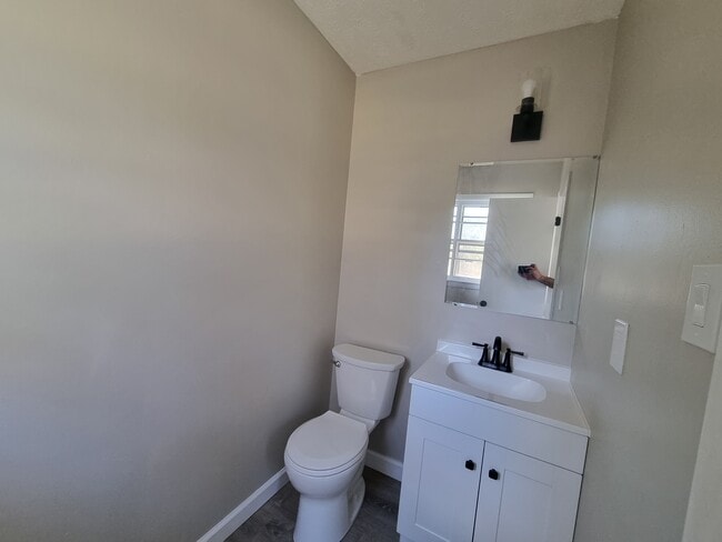 Building Photo - 967 Sanchez Dr