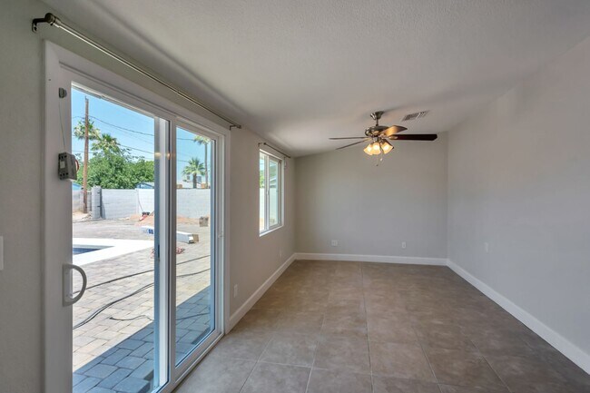 Building Photo - 6 BED HOUSE CLOSE TO ASU CAMPUS