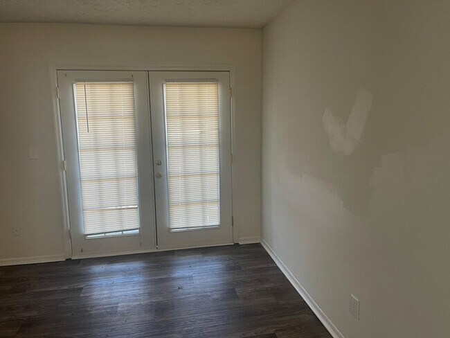 Building Photo - Modern 2-Bed, 1-Bath Oasis with Central Air and Gourmet Kitchen