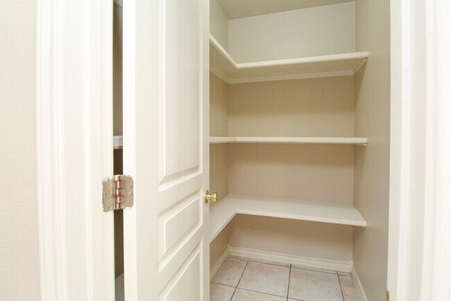 Building Photo - 430 Northstar Dr