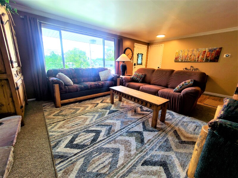 Building Photo - 7000 S 2300 E