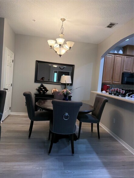 Building Photo - 1951 Sunset Palm Dr