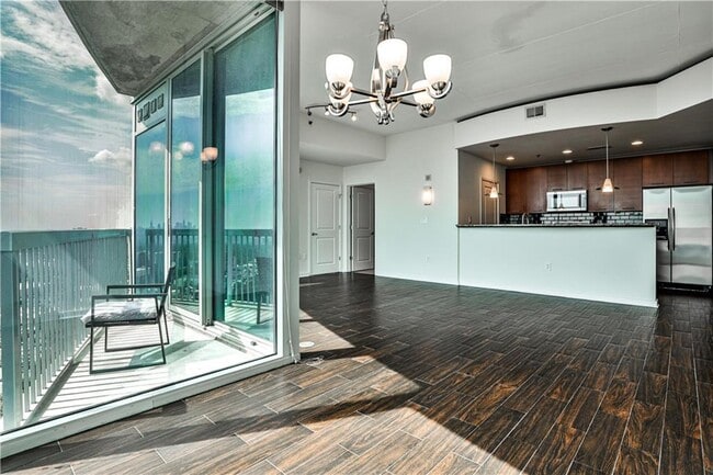 Building Photo - 3324 Peachtree Rd NE