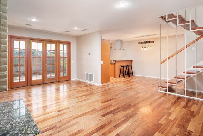 Building Photo - 4015 Camino Lindo