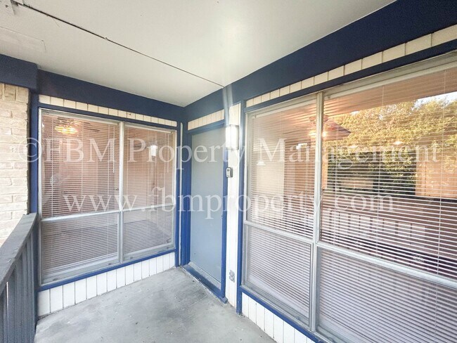 Building Photo - 407 N Preston St