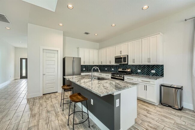 Building Photo - 11116 Charger Wy
