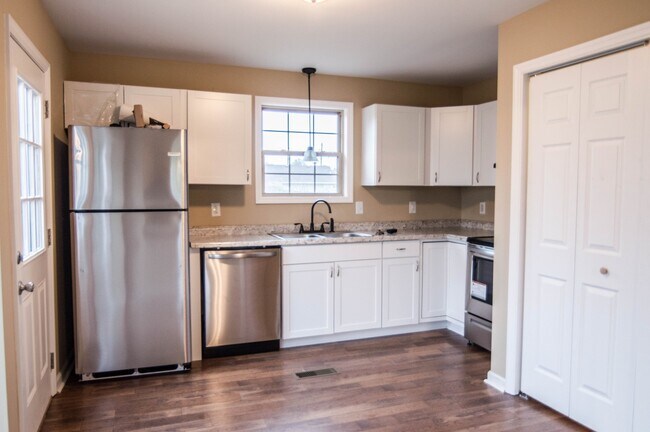 Building Photo - Pet Friendly Remodel!