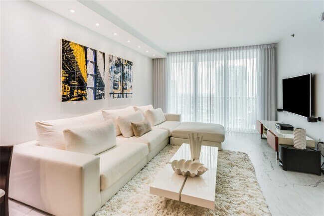 Building Photo - 55 SE 6th St