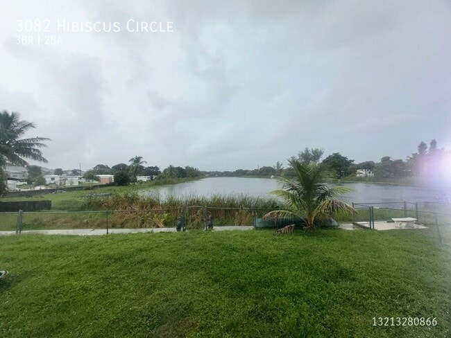 Building Photo - 3082 Hibiscus Cir