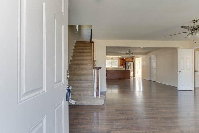 Building Photo - 2 Alden Ave