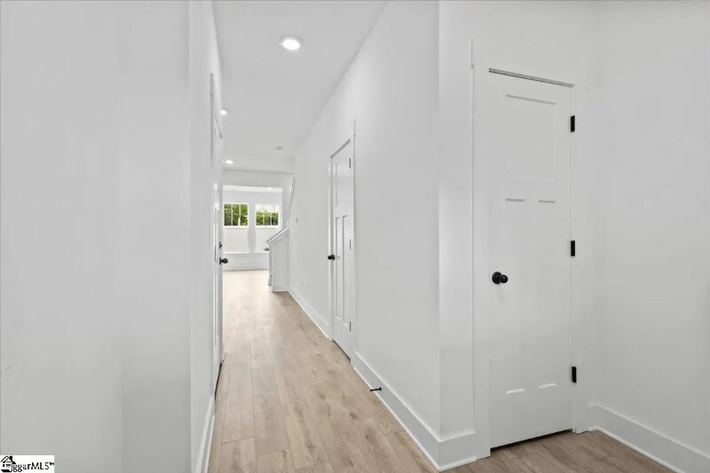 Building Photo - 208 Curhill Ln