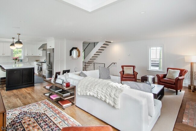 Building Photo - 113 Washington St